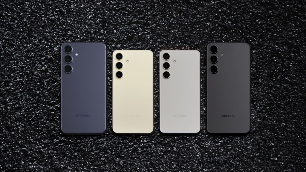 galaxy s4 and s4 plus smartphones